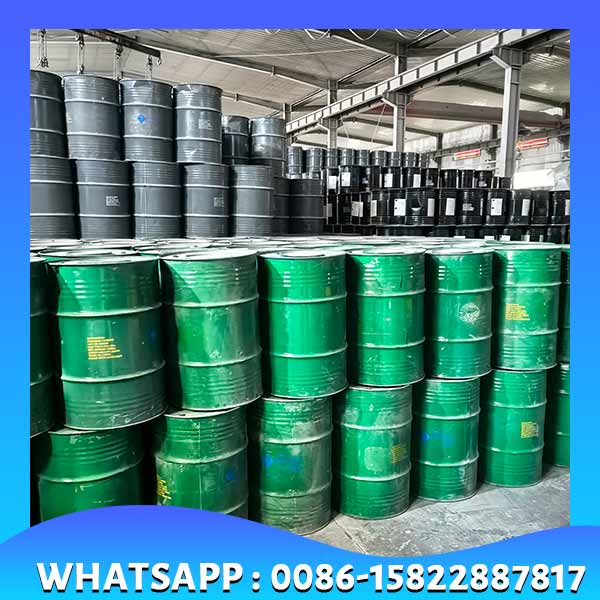 Stock de pierre carbure de calcium dans entrepôt près du port de Tianjin