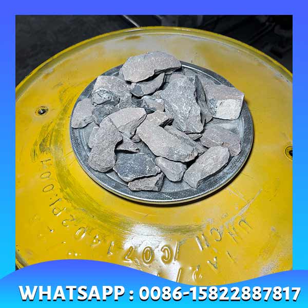 Roches au carbure de calcium granulometrie 25-50mm 300 L/KG